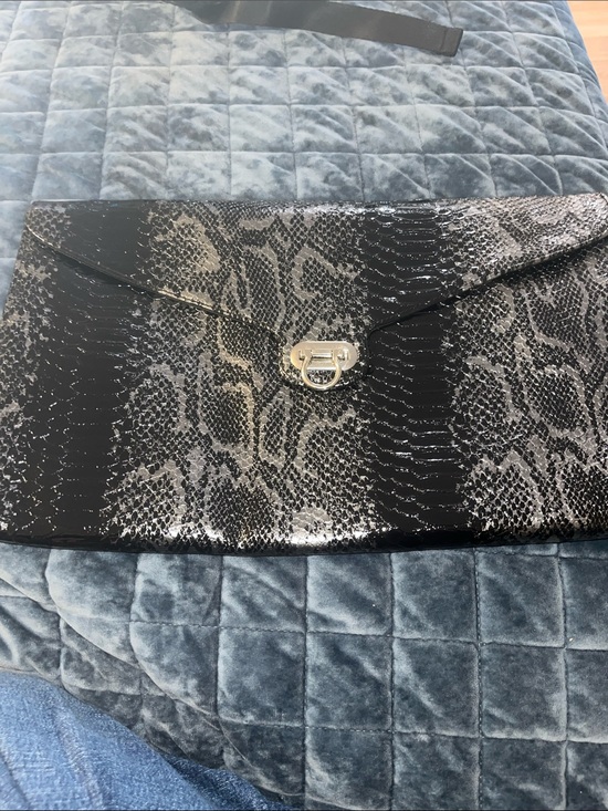 Paraflux Fragrance Handbags - Envelope Clutch in Black and Cream Snake-Print